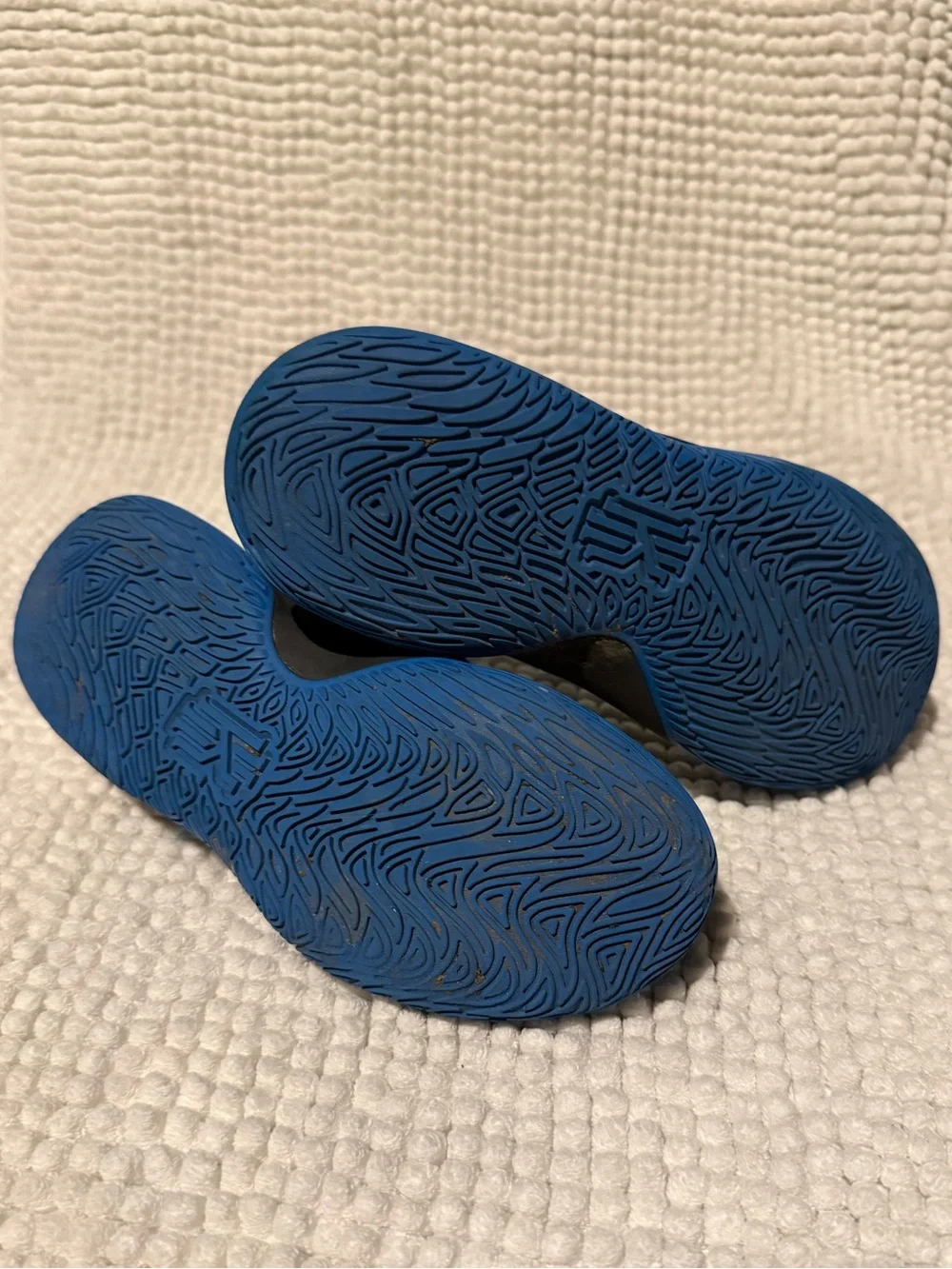 Nike Kids Black and Blue Sneakers with Multicolor Tie-Dye Heel